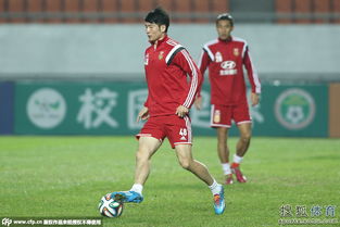 國足踩場佩蘭信心滿滿 鄭智全副武裝御寒7417418