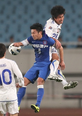 亞冠圖:舜天0-0仙臺 陸博飛爭頂_熱點聚焦_大眾網