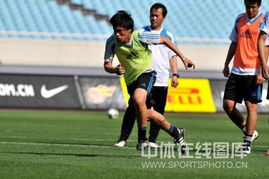 大連備戰江蘇 球員沖刺