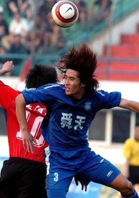 河南建業(yè)1-0勝江蘇舜天，崔宏俊沖鋒破局