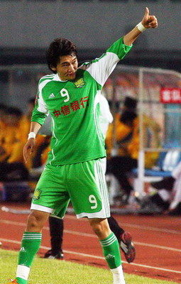 轉(zhuǎn)會(huì)市場(chǎng)確定人選 四國(guó)腳赴穗，金德成輸血大戶，舜天足球新動(dòng)態(tài)