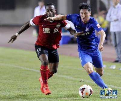 中超焦點(diǎn)戰(zhàn) 河南建業(yè)與江蘇舜天激戰(zhàn)成和